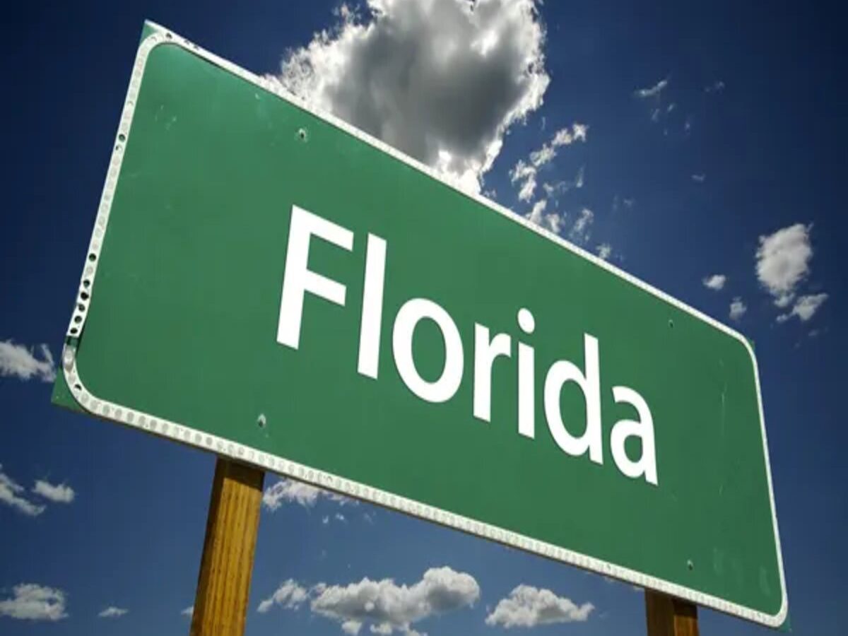 depositphotos_2328666-stock-photo-florida-green-road-sign